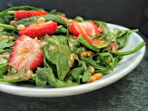 Arugula Spinach Salad with Strawberries